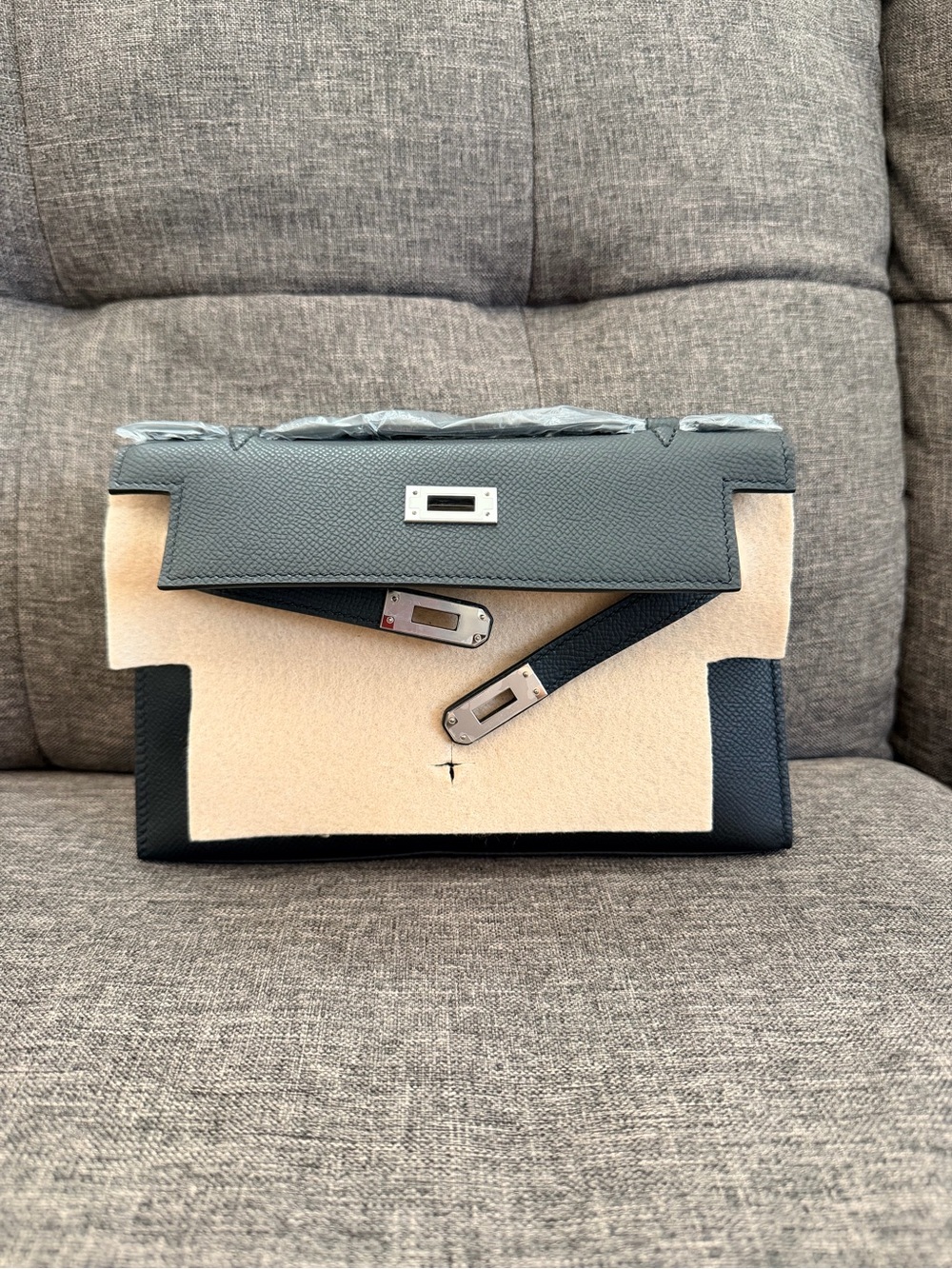 19cm epsom Leather Top-Handle Bag in Black